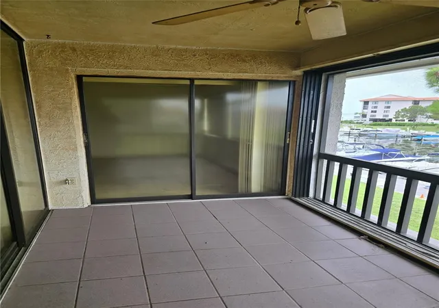 Listing Photo 5 - Condo for sale in building located at 1802 Mariner Dr, TARPON SPRINGS, FL 34689 - Unit #32