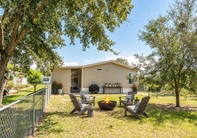 Photo 4 of Manufactured home for sale at 9343 Scepter Ave, Brooksville, FL 34613 | MLS# TB8538467 | Listing updated on 2026-10-08