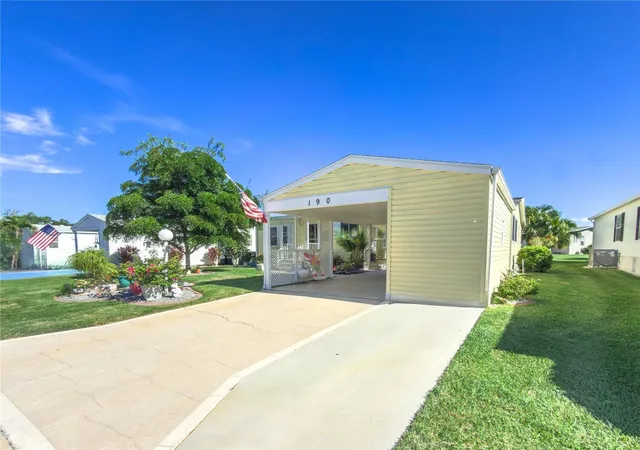 Photo 3 of Manufactured home for sale at 190 Nightingale Cir, Ellenton, FL 34222 | MLS# A4702874 | Listing updated on 2026-10-02