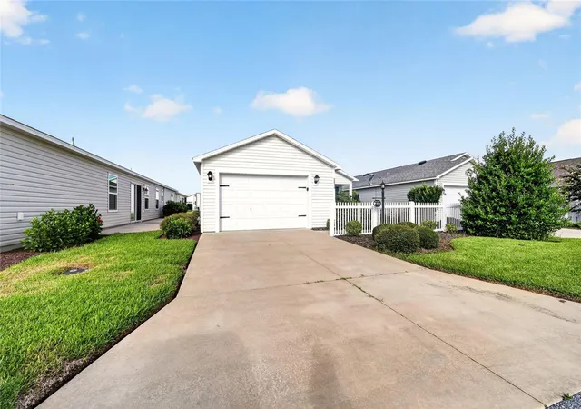 Photo 2 of Single family home for sale at 5844 Marsh Ct, The Villages, FL 32163 | MLS# G5116414 | Listing updated on 2026-09-28