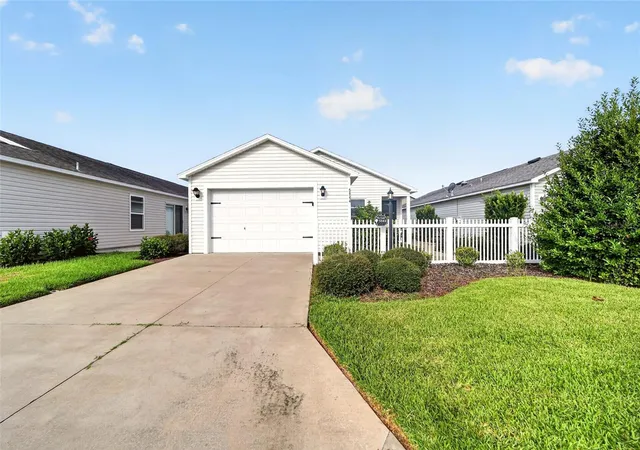 Photo 3 of Single family home for sale at 5844 Marsh Ct, The Villages, FL 32163 | MLS# G5116414 | Listing updated on 2026-09-28