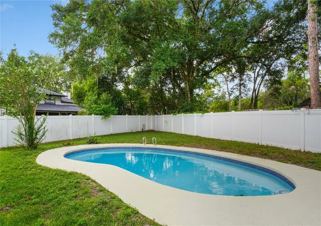 Photo 4 of Single family home for sale at 214 Pembrook Pl, Longwood, FL 32779 | MLS# O6433313 | Listing updated on 2026-09-23