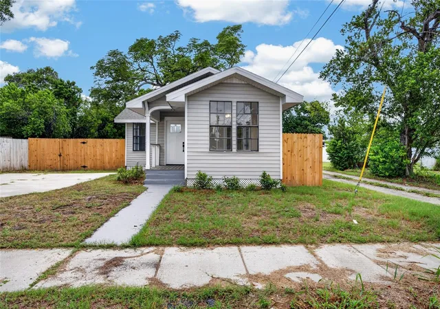 Photo 2 of Sale Pending at 1327 35th St S, St Petersburg, FL 33711 | MLS# TB8538758 | Listing updated on 2026-10-09