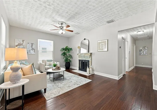 Photo 3 of Single family home for sale at 307 E North St, Tampa, FL 33604 | MLS# TB8538762 | Listing updated on 2026-09-15