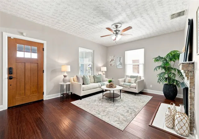 Photo 4 of Single family home for sale at 307 E North St, Tampa, FL 33604 | MLS# TB8538762 | Listing updated on 2026-09-15
