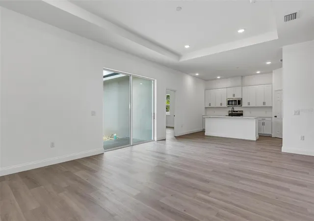 Photo 2 of Single family home for sale at 1306 East Pkwy, Deland, FL 32724 | MLS# O6433487 | Listing updated on 2026-10-06