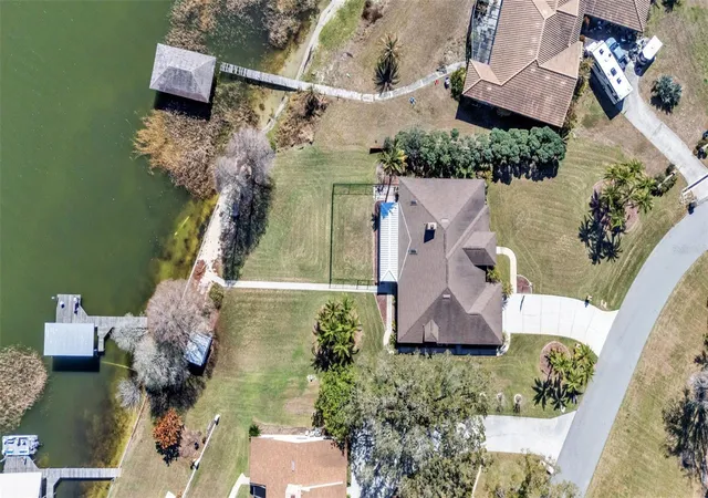 Photo 4 of Single family home for sale at 122 W Juliana Way, Auburndale, FL 33823 | MLS# L4964283 | Listing updated on 2026-09-15