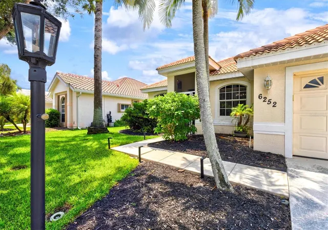Photo 2 of Single family home for sale at 6252 Donnington Ct, Sarasota, FL 34238 | MLS# A4702976 | Listing updated on 2026-10-06