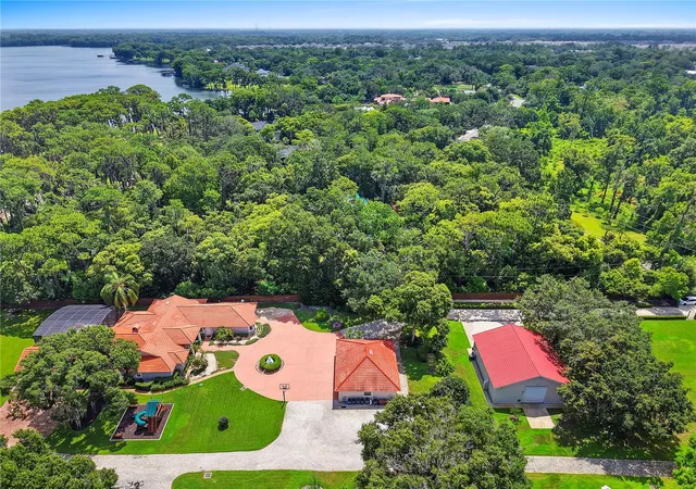 Photo 3 of Single family home for sale at 2622 Lake Howell Ln, Winter Park, FL 32792 | MLS# O6433534 | Listing updated on 2026-09-13