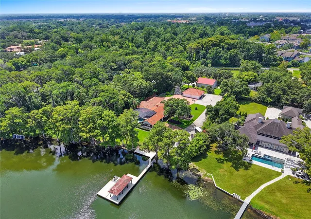 Photo 4 of Single family home for sale at 2622 Lake Howell Ln, Winter Park, FL 32792 | MLS# O6433534 | Listing updated on 2026-09-13