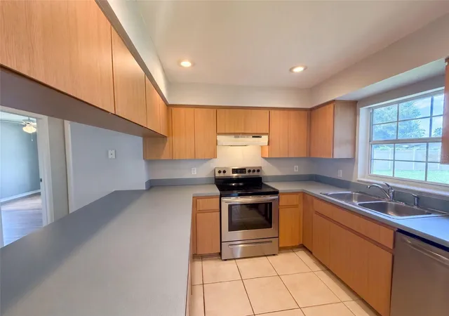 Photo 2 of Single family home for sale at 10640 Se 54th Avenue, Belleview, FL 34420 | MLS# O6433540 | Listing updated on 2026-09-14
