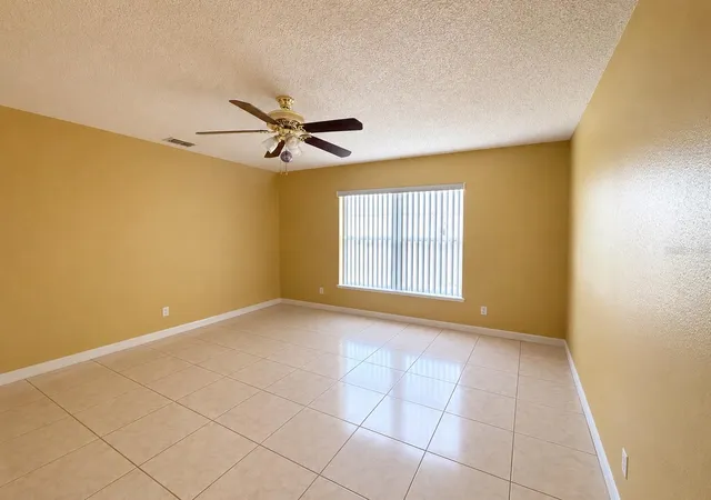 Photo 2 of Single family home for sale at 905 Gloucester Ct, Kissimmee, FL 34758 | MLS# S5155625 | Listing updated on 2026-09-28