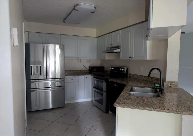 Photo 4 of Condo for sale at 2550 N Alafaya Trl #12105, Orlando, FL 32826 | MLS# O6433566 | Listing updated on 2026-09-26