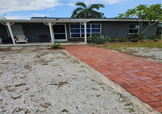 Photo 4 of Single family home for sale at 105 Colonia Ln W, Nokomis, FL 34275 | MLS# N6145364 | Listing updated on 2026-09-15