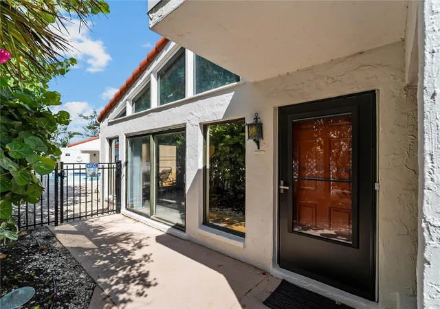 Photo 2 of Condo for sale at 1585 Tarpon Ctr Dr #21, Venice, FL 34285 | MLS# N6145369 | Listing updated on 2026-09-15