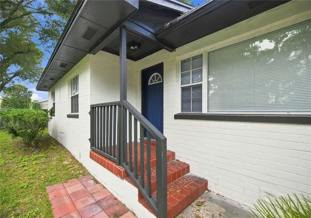 Photo 4 of Single family home for sale at 3517 NE 12th Street, Ocala, FL 34470 | MLS# OM730452 | Listing updated on 2026-09-12
