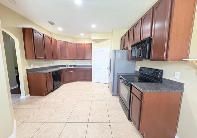 Photo 4 of Townhouse for sale at 30 Chippendale Ter, Oviedo, FL 32765 | MLS# O6433785 | Listing updated on 2026-09-26