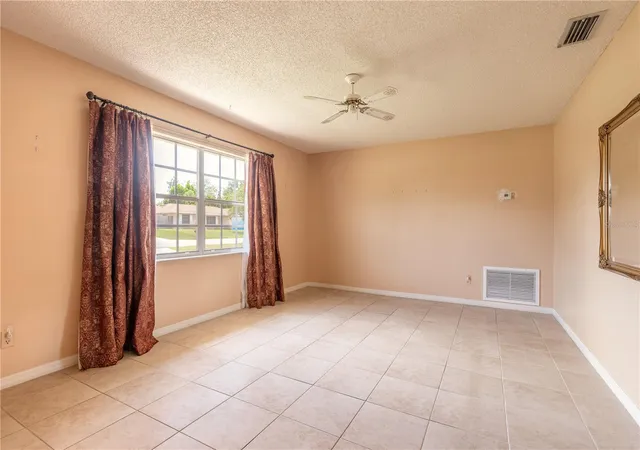 Photo 3 of Single family home for sale at 834 Sweetbrier Dr, Deltona, FL 32725 | MLS# V4950754 | Listing updated on 2026-09-15