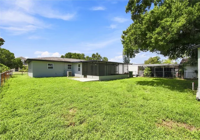 Photo 3 of Single family home for sale at 3102 19th Avenue W, Bradenton, FL 34205 | MLS# A4703128 | Listing updated on 2026-09-11
