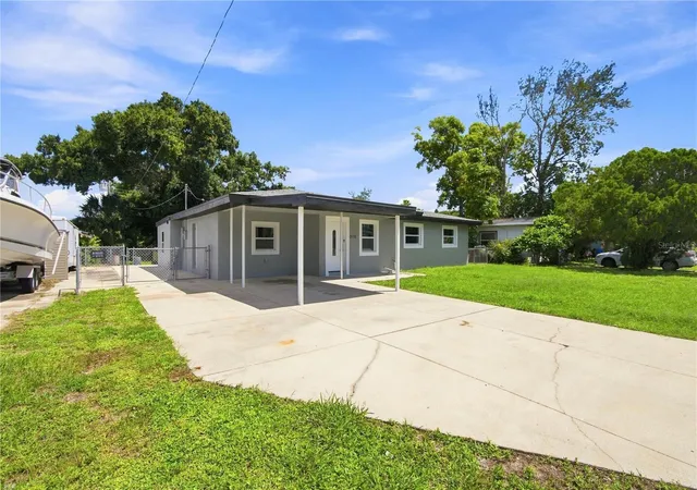 Photo 4 of Single family home for sale at 3102 19th Avenue W, Bradenton, FL 34205 | MLS# A4703128 | Listing updated on 2026-09-11