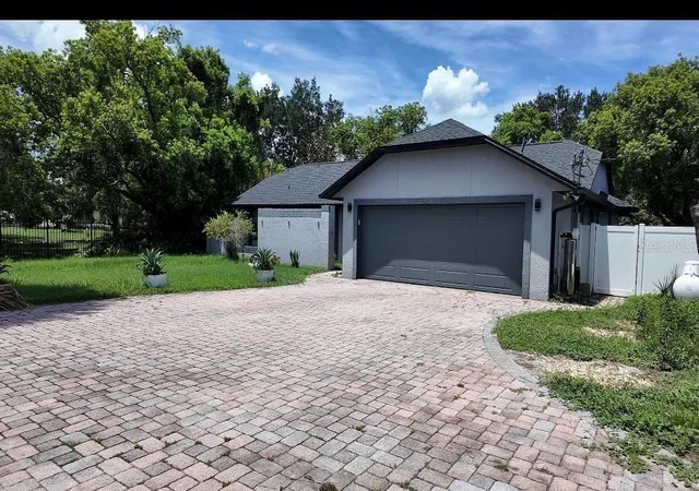 Photo 1 of Single family home for sale at 1055 Holden Ave, Orlando, FL 32839 | MLS# S5155746 | Listing updated on 2026-09-13