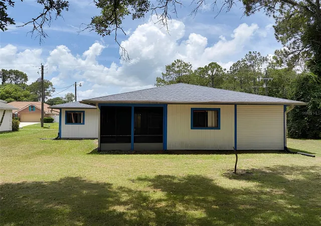 Photo 3 of Single family home for sale at 20 Woodbury Dr, Palm Coast, FL 32164 | MLS# V4950761 | Listing updated on 2026-09-14