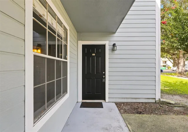 Photo 3 of Condo for sale at 2550 N Alafaya Trl #12104, Orlando, FL 32826 | MLS# O6434103 | Listing updated on 2026-09-21