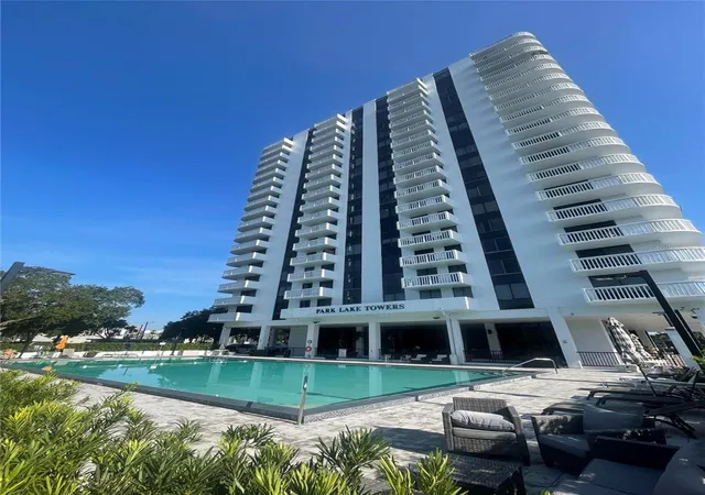 Photo 1 of Sale Pending at 400 E Colonial Dr #402, Orlando, FL 32803 | MLS# O6434144 | Listing updated on 2026-09-11