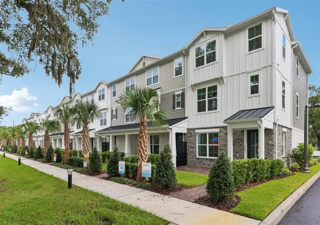 Photo 3 of Sale Pending at 213 Pasquala Way, Oviedo, FL 32765 | MLS# O6434155 | Listing updated on 2026-09-10