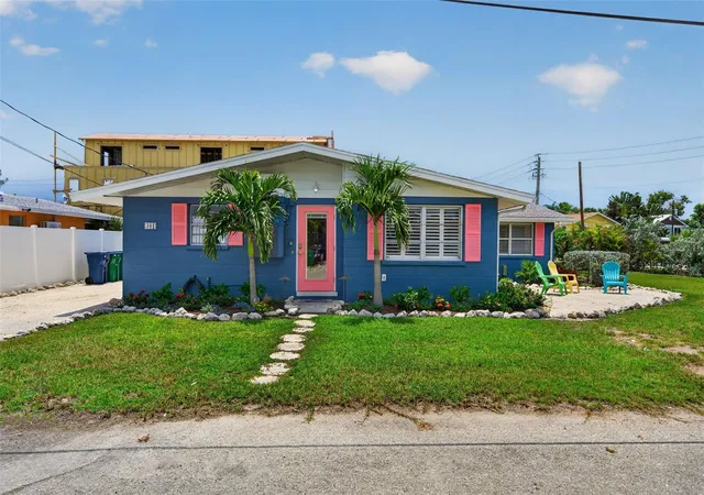 Photo 3 of Single family home for sale at 401 63rd Street, Holmes Beach, FL 34217 | MLS# A4703190 | Listing updated on 2026-09-14