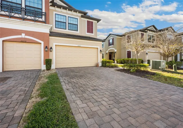 Photo 4 of Townhouse for sale at 30263 Southwell Ln, Wesley Chapel, FL 33543 | MLS# TB8539927 | Listing updated on 2026-10-07