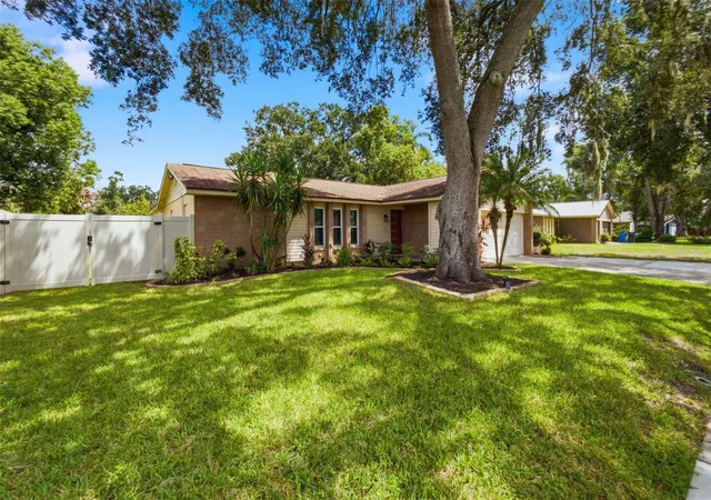 Photo 3 of Single family home for sale at 613 Pine Forest Dr, Brandon, FL 33511 | MLS# TB8540059 | Listing updated on 2026-09-24