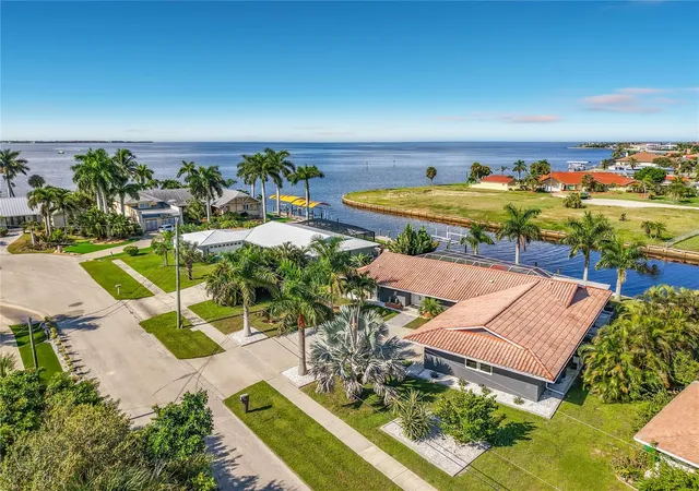 Photo 1 of Single family home for sale at 4449 Crews Ct, Port Charlotte, FL 33952 | MLS# D6148464 | Listing updated on 2026-10-22