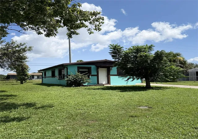 Photo 1 of Single family home for sale at 2884 Tropic Rd, Melbourne, FL 32935 | MLS# O6434641 | Listing updated on 2026-10-01