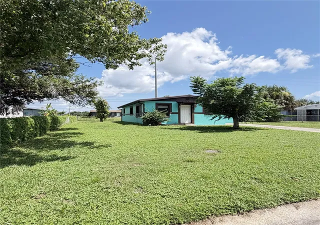 Photo 3 of Single family home for sale at 2884 Tropic Rd, Melbourne, FL 32935 | MLS# O6434641 | Listing updated on 2026-10-01