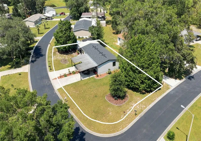 Photo 4 of Manufactured home for sale at 8385 N Shady Fork Wy, Dunnellon, FL 34433 | MLS# OM730654 | Listing updated on 2026-10-05