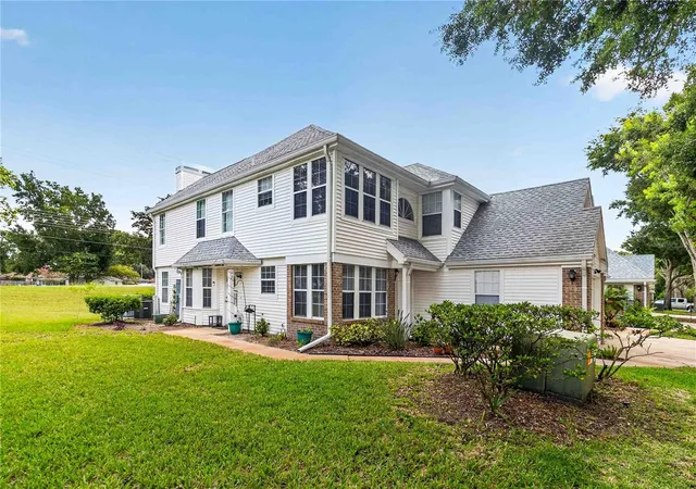Listing Photo 2 - Condo for sale in building located at 4807 Coachmans Dr, Orlando, FL 32812 - Unit #2402