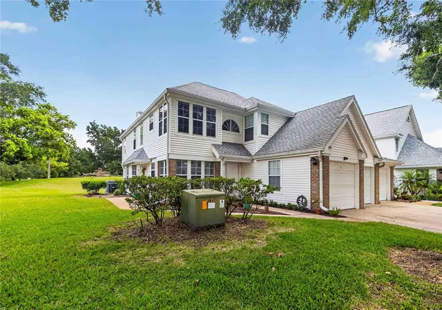 Listing Photo 3 - Condo for sale in building located at 4807 Coachmans Dr, Orlando, FL 32812 - Unit #2402
