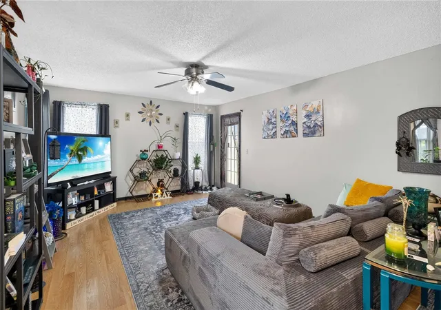 Listing Photo 5 - Condo for sale in building located at 4807 Coachmans Dr, Orlando, FL 32812 - Unit #2402