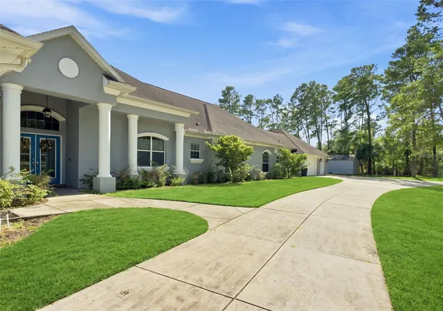 Photo 3 of Single family home for sale at 11200 Woodland Waters Blvd, Weeki Wachee, FL 34613 | MLS# W7888704 | Listing updated on 2026-10-02