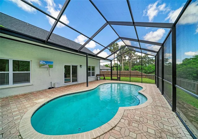 Photo 3 of Single family home for sale at 3220 37th Terrace E, Bradenton, FL 34208 | MLS# A4703373 | Listing updated on 2026-10-08
