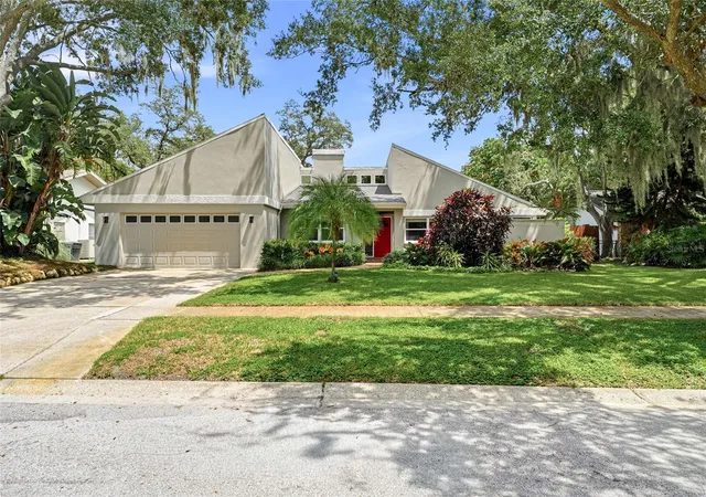 Single family home for sale at 2555 Sweetgum Wy W, CLEARWATER, FL 33761 | MLS# TB8540298