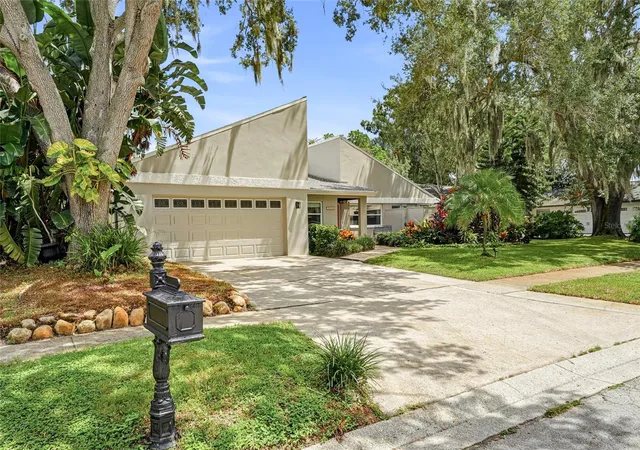 Photo 3 of Single family home for sale at 2555 Sweetgum Wy W, Clearwater, FL 33761 | MLS# TB8540298 | Listing updated on 2026-09-22