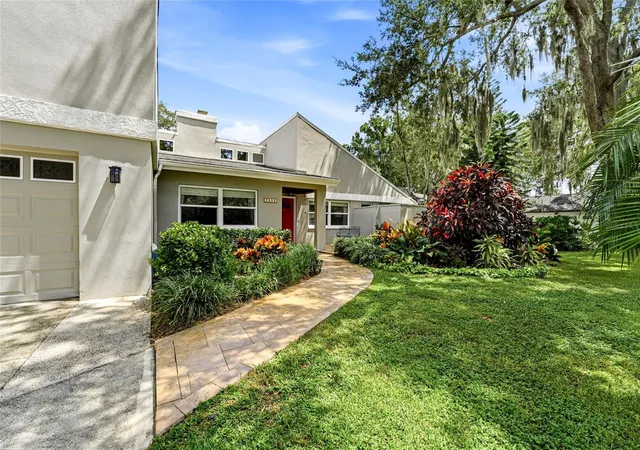 Photo 4 of Single family home for sale at 2555 Sweetgum Wy W, Clearwater, FL 33761 | MLS# TB8540298 | Listing updated on 2026-09-22