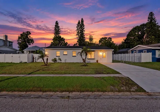 Photo 3 of Single family home for sale at 310 Country Clb Dr, Oldsmar, FL 34677 | MLS# TB8540486 | Listing updated on 2026-10-06