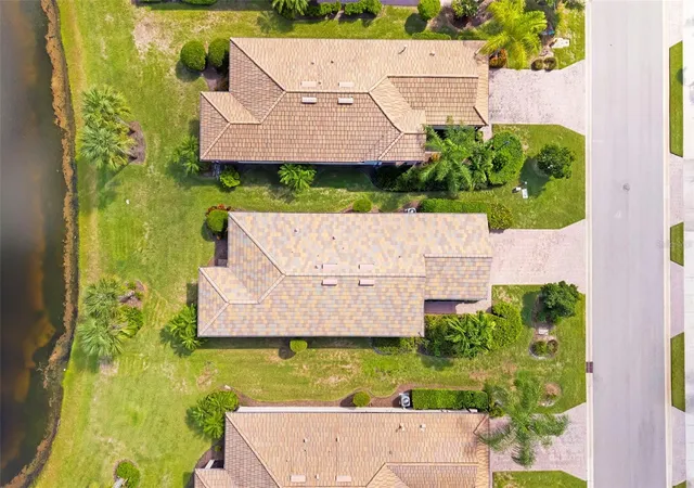 Photo 3 of Single family home for sale at 6726 Haverhill Ct, Bradenton, FL 34202 | MLS# A4703472 | Listing updated on 2026-10-04