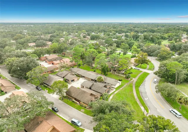 Photo 4 of Townhouse for sale at 250 Raintree Dr, Casselberry, FL 32707 | MLS# O6434960 | Listing updated on 2026-09-11