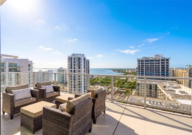 Photo 2 of Condo for sale at 301 Quay Cmns #1903, Sarasota, FL 34236 | MLS# A4703477 | Listing updated on 2026-09-15