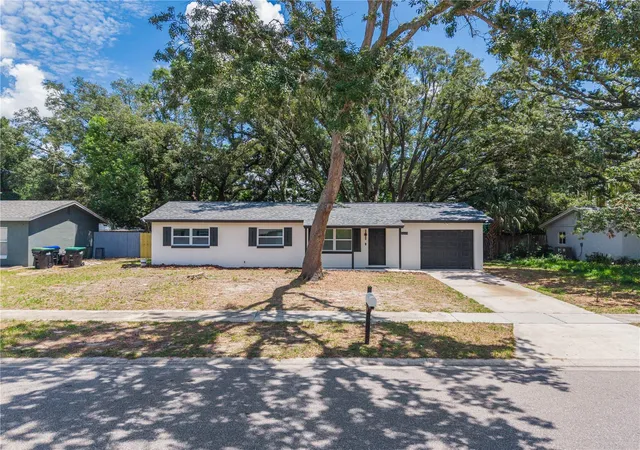 Photo 2 of Sale Pending at 3669 Yosemite Dr, Orlando, FL 32818 | MLS# S5155945 | Listing updated on 2026-10-05