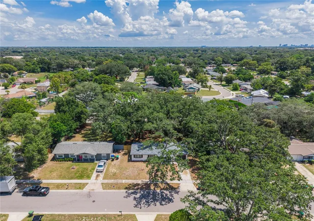 Photo 3 of Sale Pending at 3669 Yosemite Dr, Orlando, FL 32818 | MLS# S5155945 | Listing updated on 2026-10-05